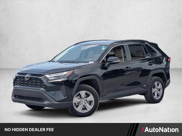 Used 2025 Toyota RAV4 XLE AWD/4WD image 1
