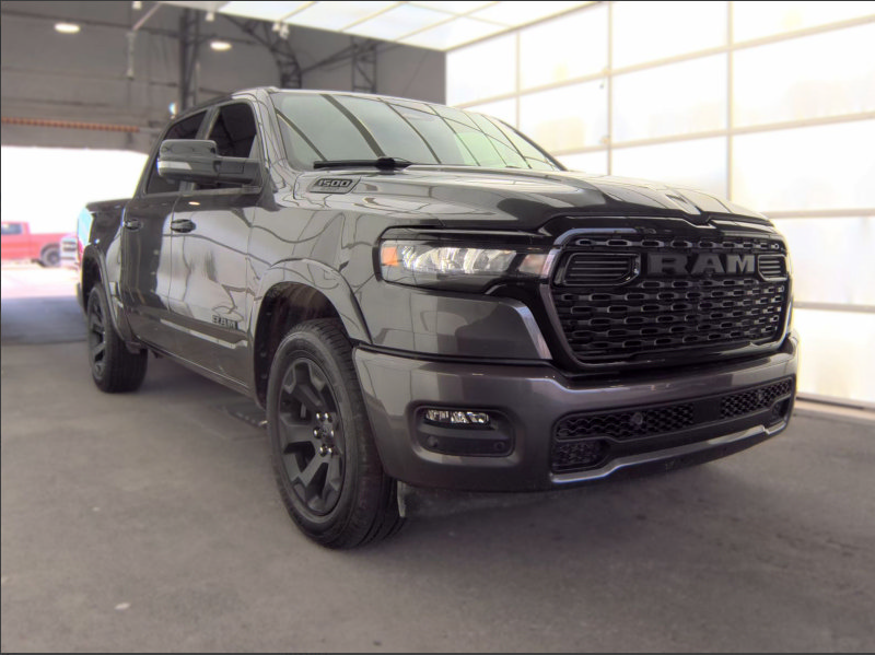 Used 2025 RAM 1500 Big Horn AWD/4WD image 4