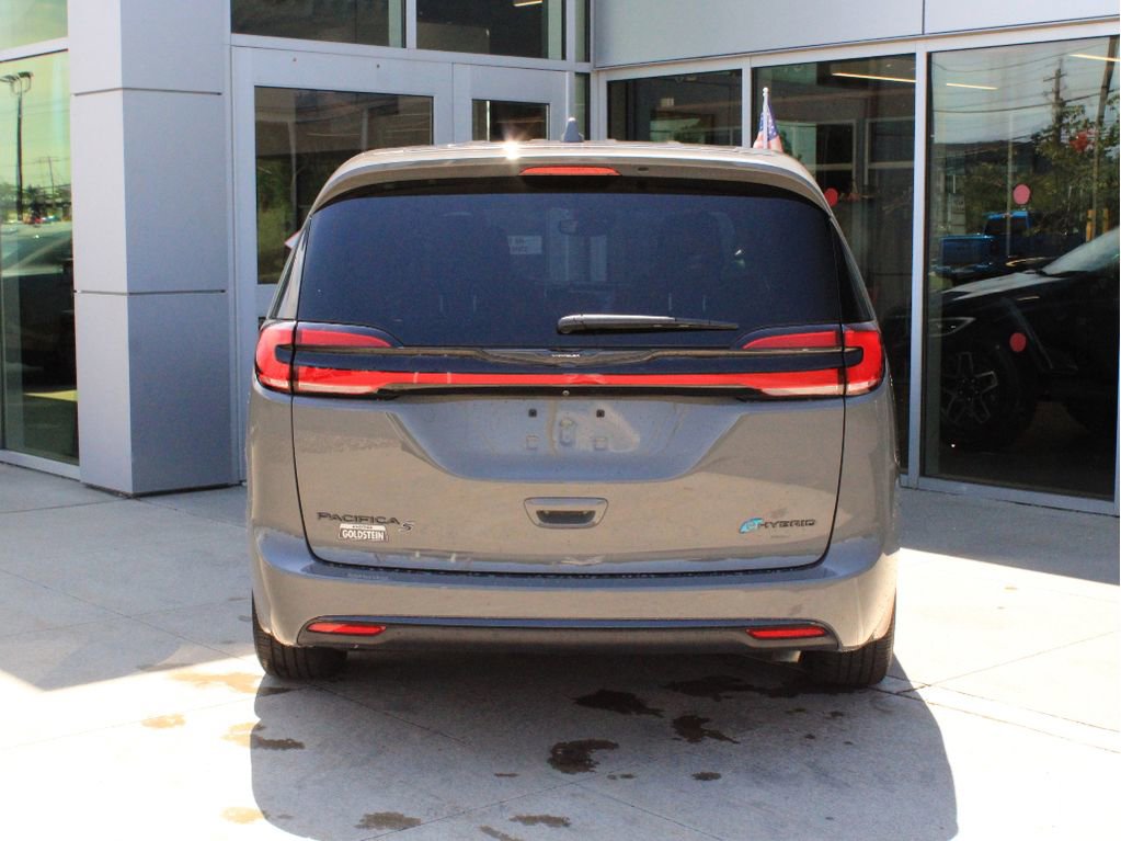 Used 2022 Chrysler Pacifica Touring-L w/ S Appearance Package FWD image 7