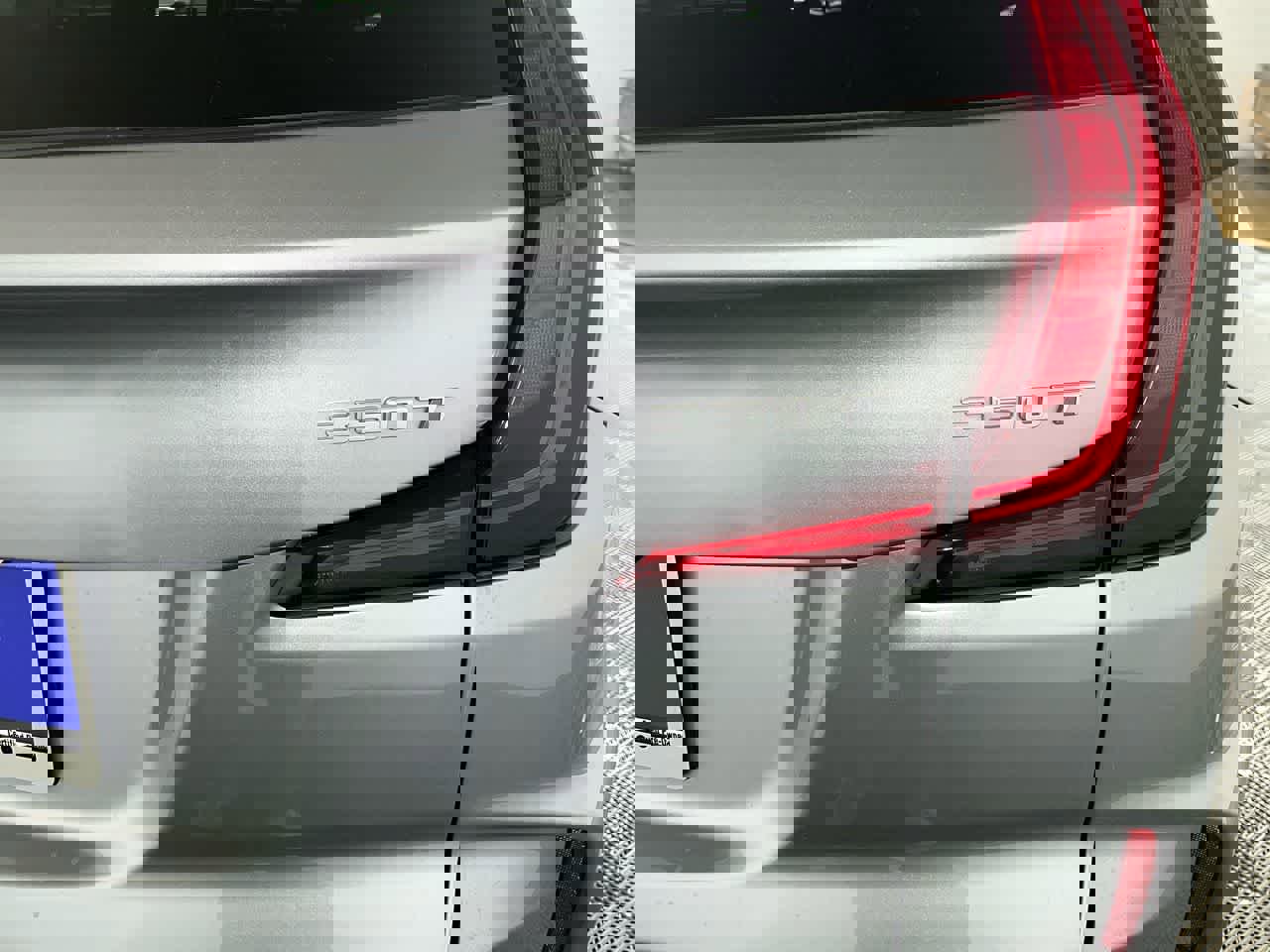 Used 2025 Cadillac XT4 Premium Luxury image 12