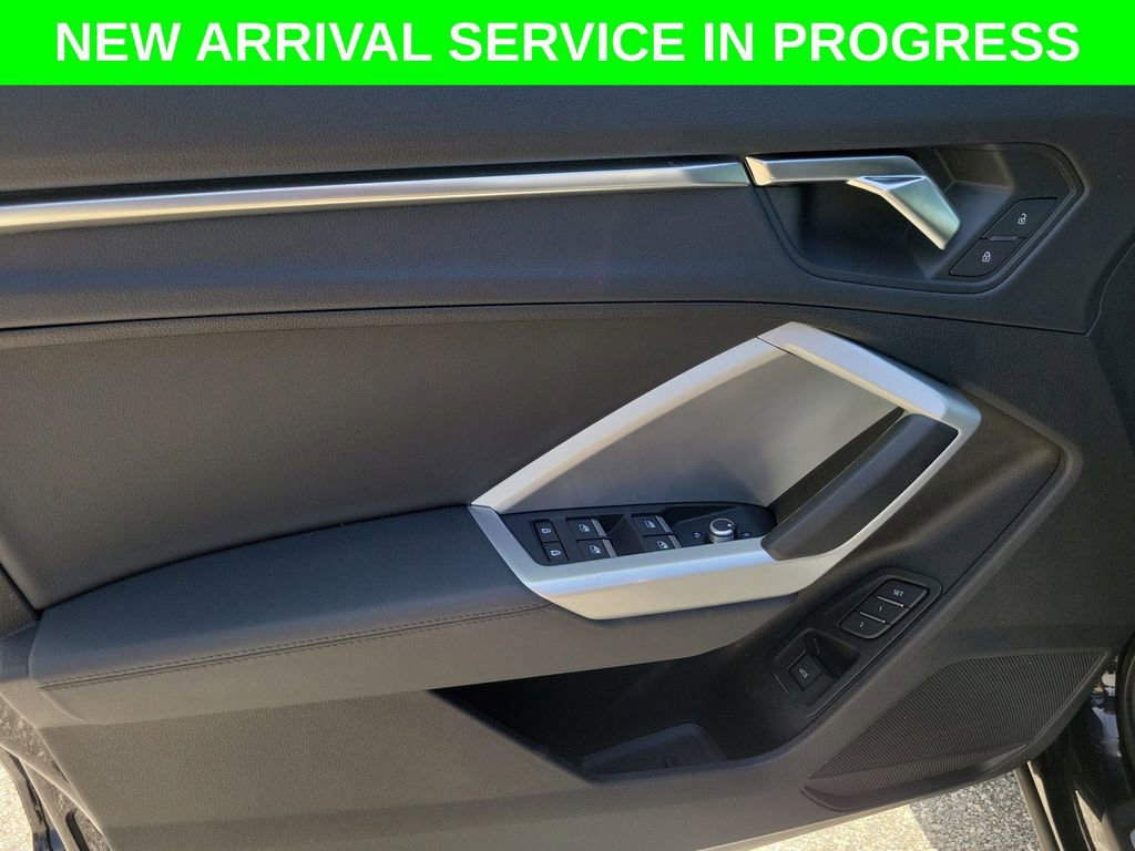 Certified 2025 Audi Q3 2.0T Premium w/ Convenience Package AWD/4WD image 19