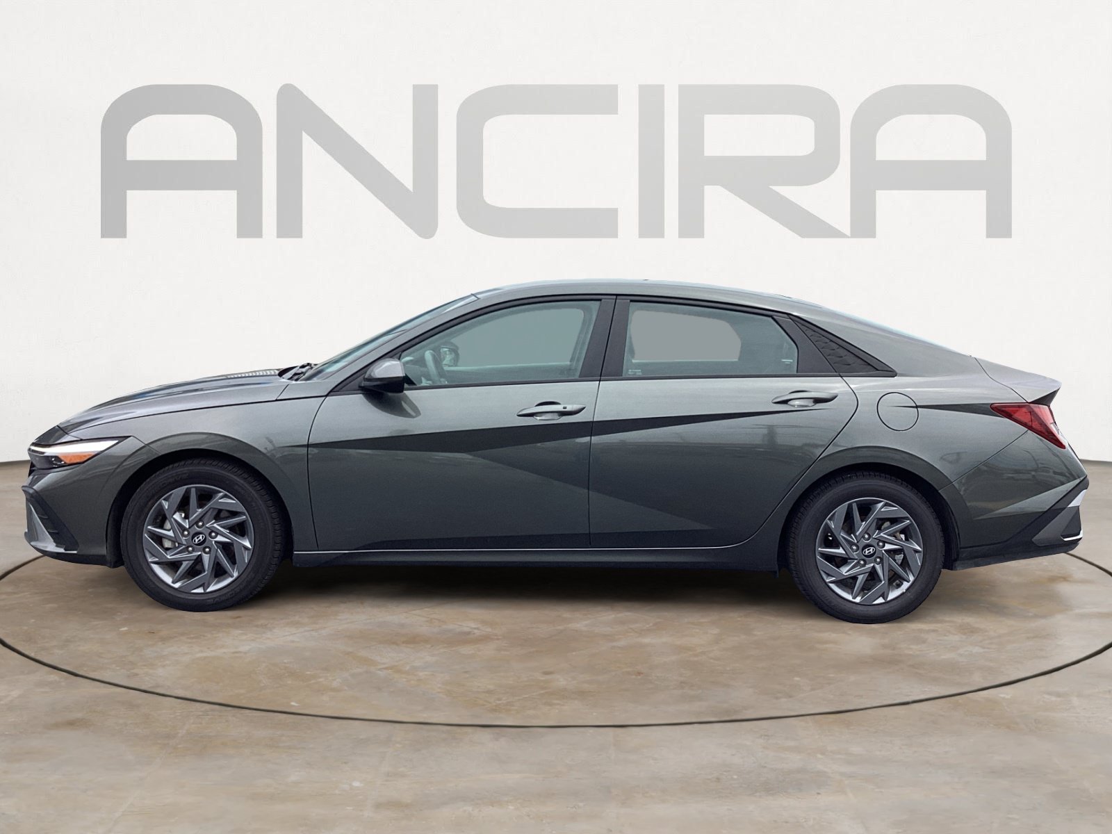 Used 2024 Hyundai Elantra SEL FWD image 11