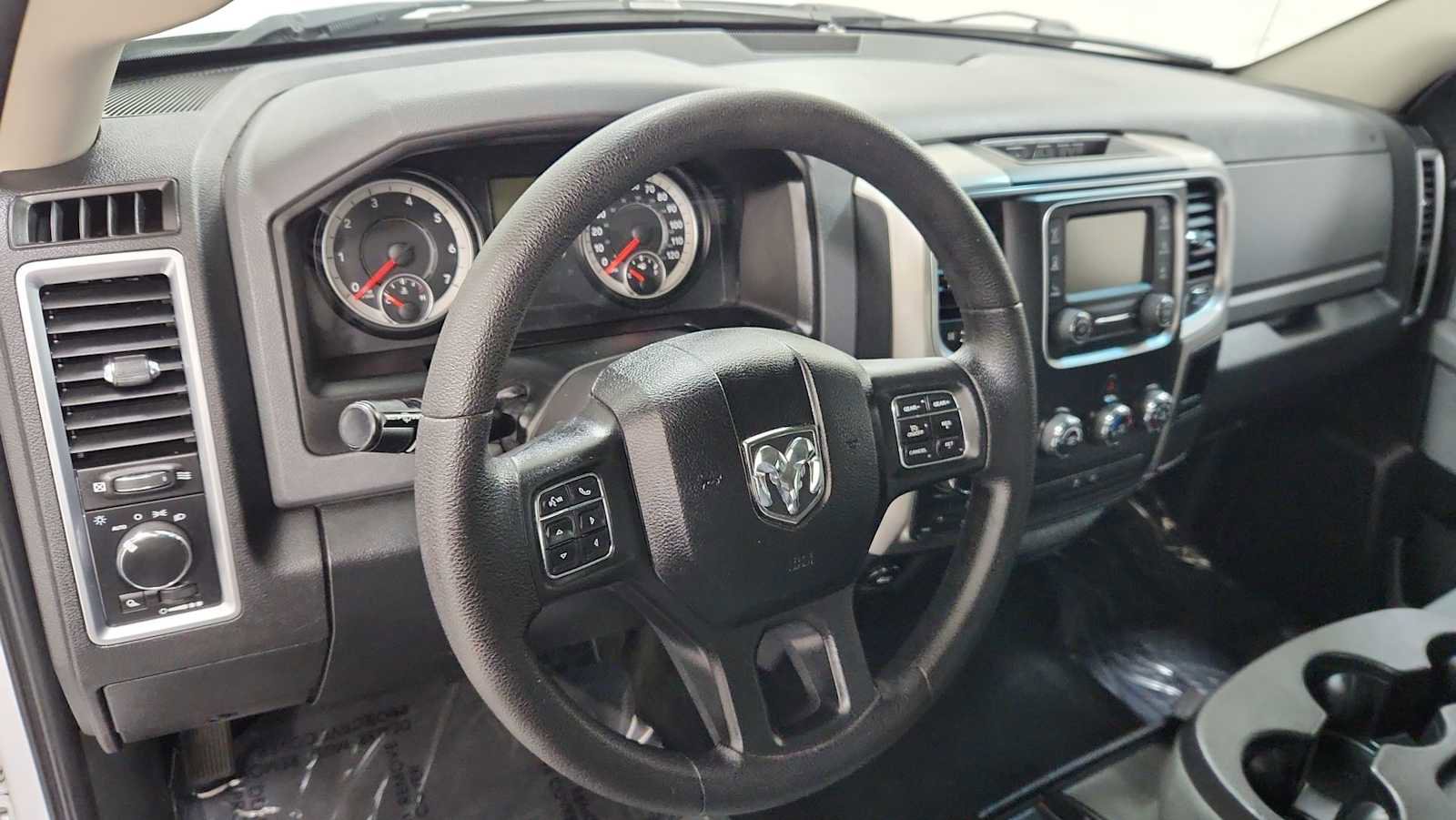 Used 2017 RAM 1500 Classic SLT image 12