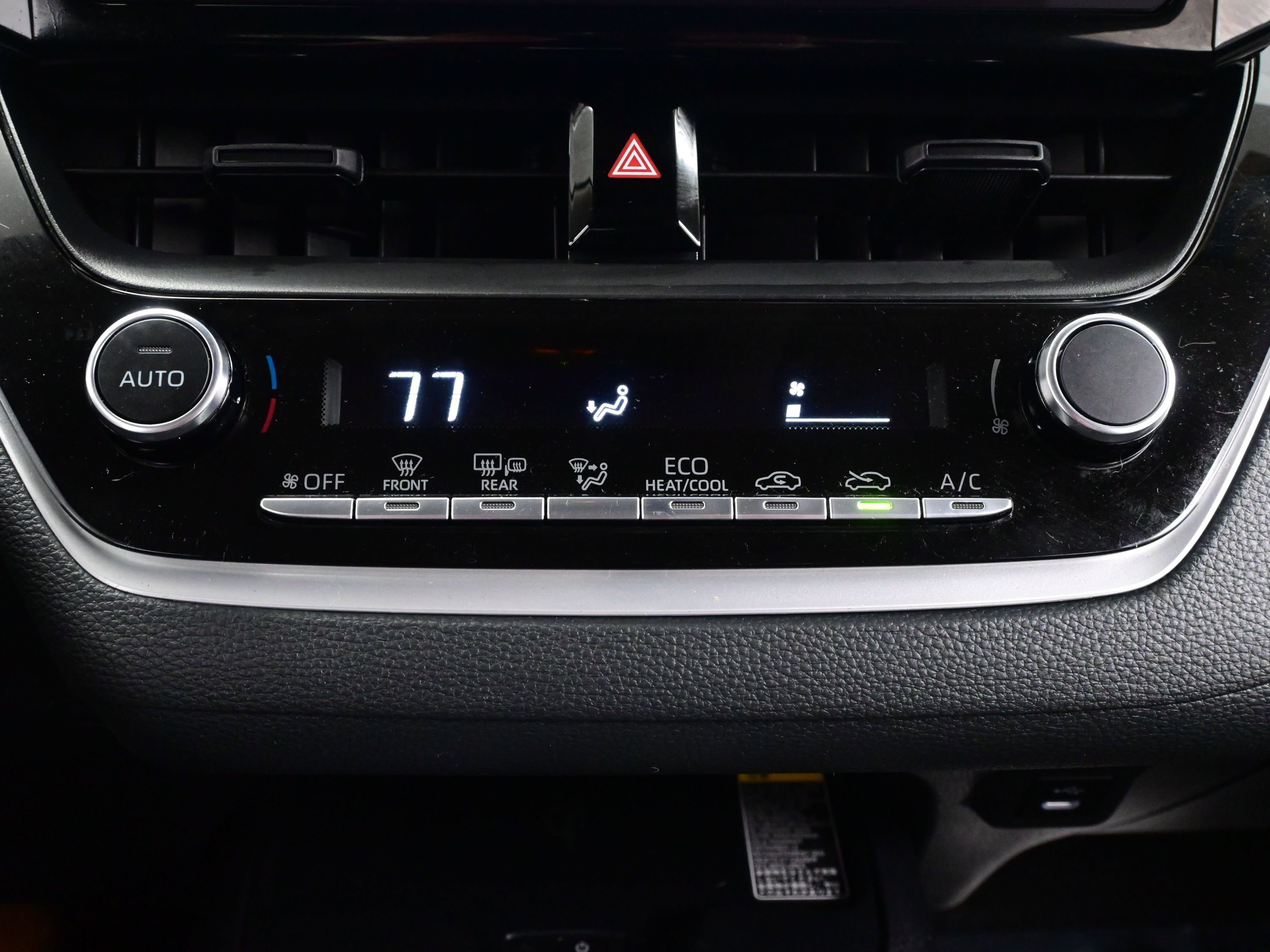 Used 2025 Toyota Corolla LE w/ LE Premium Package image 19