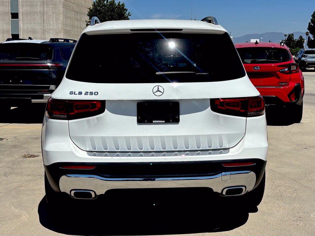 Used 2020 Mercedes-Benz GLB 250 image 4