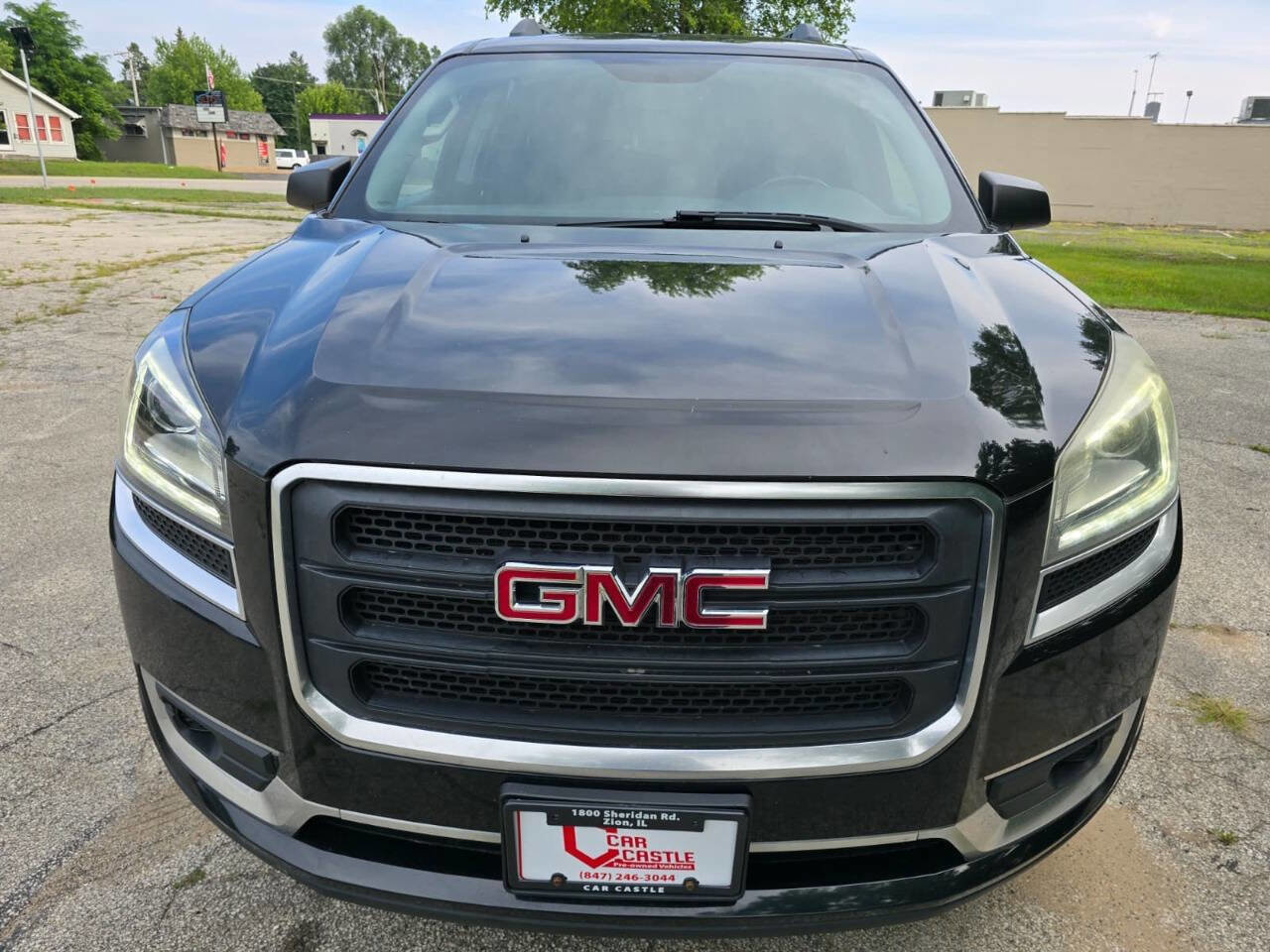 Used 2016 GMC Acadia SLE image 2