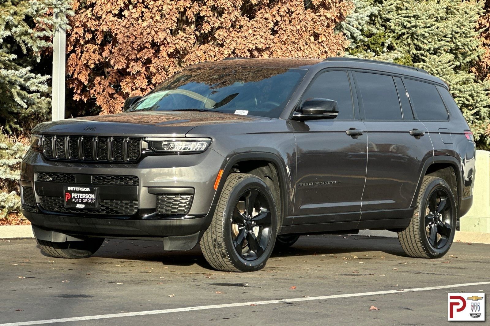 Used 2022 Jeep Grand Cherokee L Laredo image 8