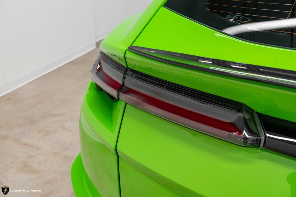 Used 2024 Lamborghini Urus Performante AWD/4WD image 17