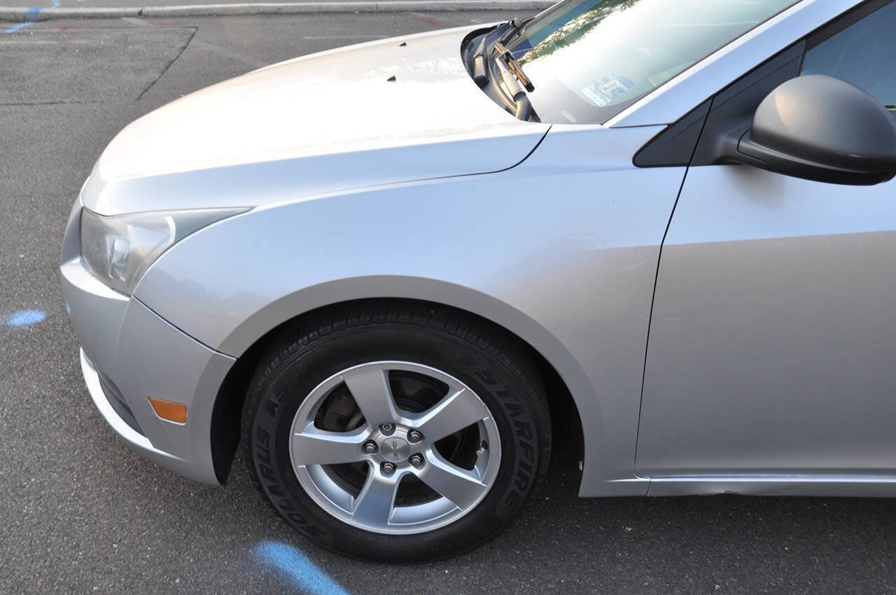 Used 2012 Chevrolet Cruze LS w/ Connectivity Package FWD image 17