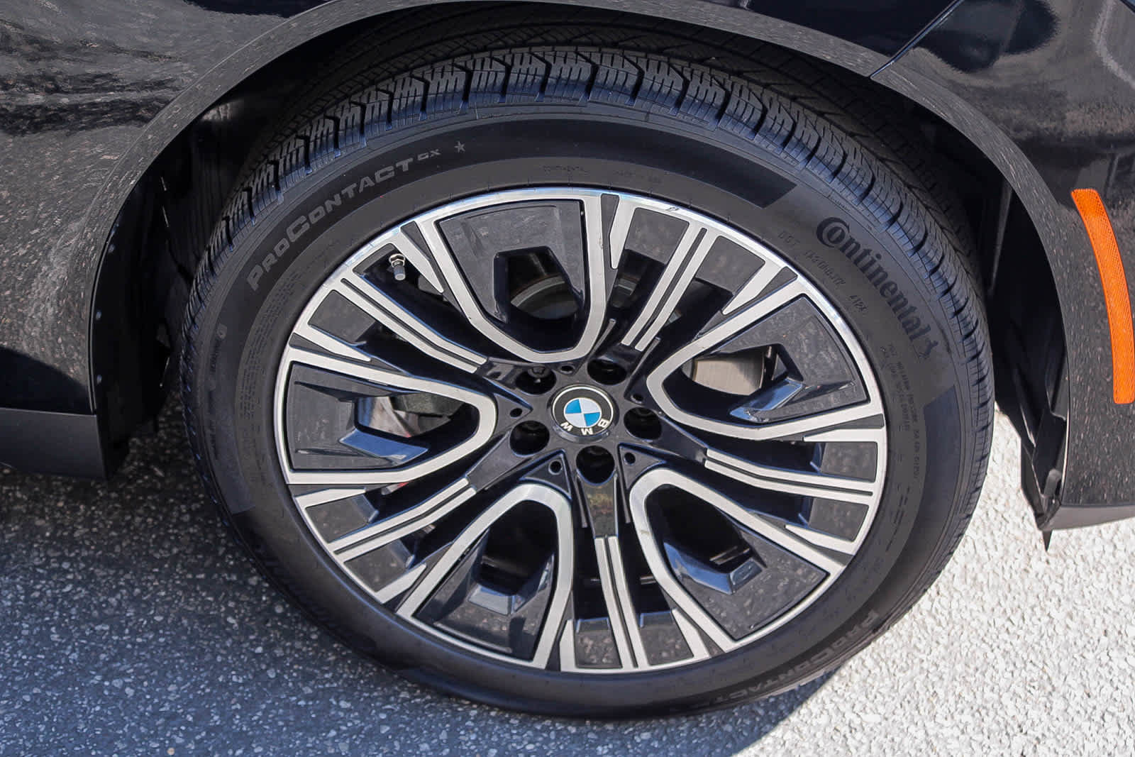 Used 2025 BMW X3 xDrive30i w/ Premium Package image 9