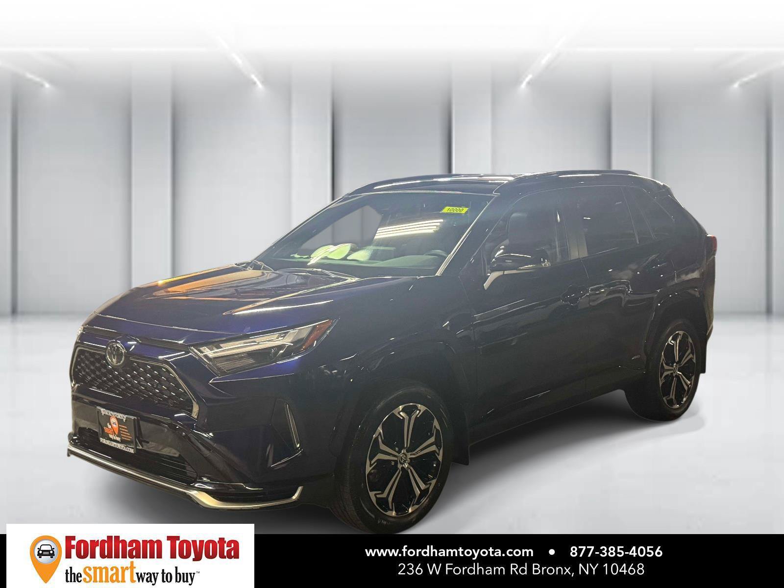 Used 2025 Toyota RAV4 XSE w/ Weather Package AWD/4WD image 4