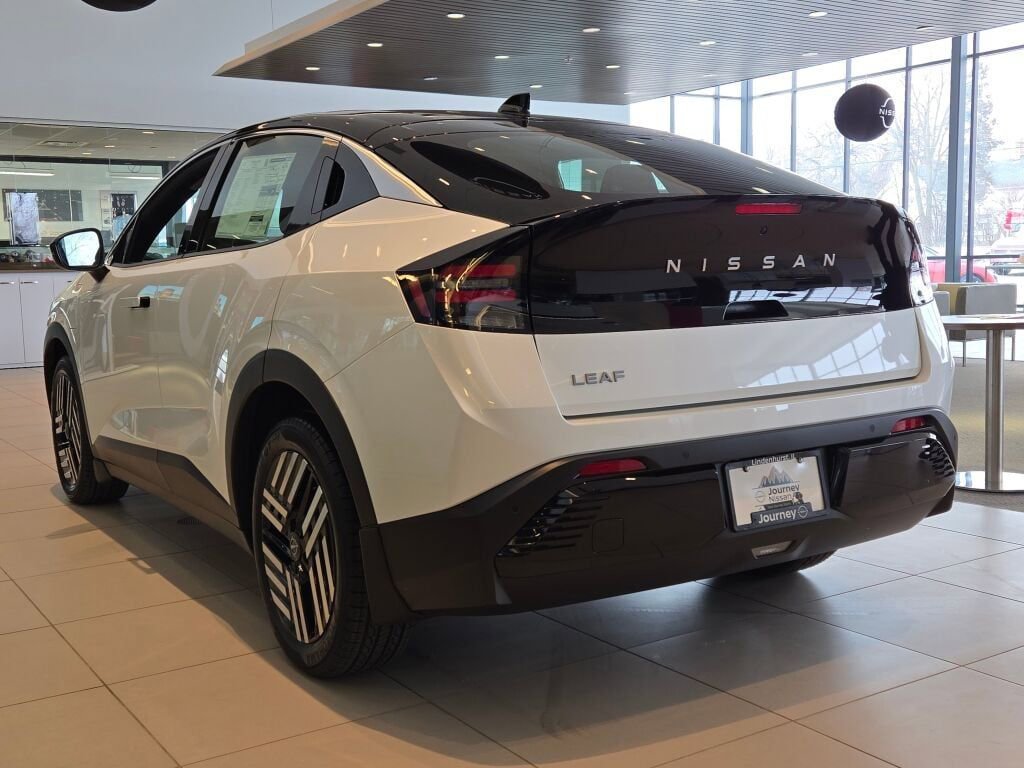 New 2026 Nissan Leaf SV+ w/ Floor Mat Package (SV+) image 15