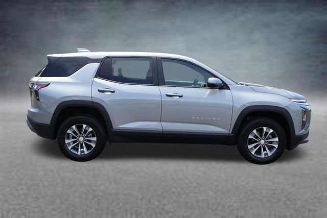 New 2026 Chevrolet Equinox LT w/ Safety and Technology Package AWD/4WD image 2