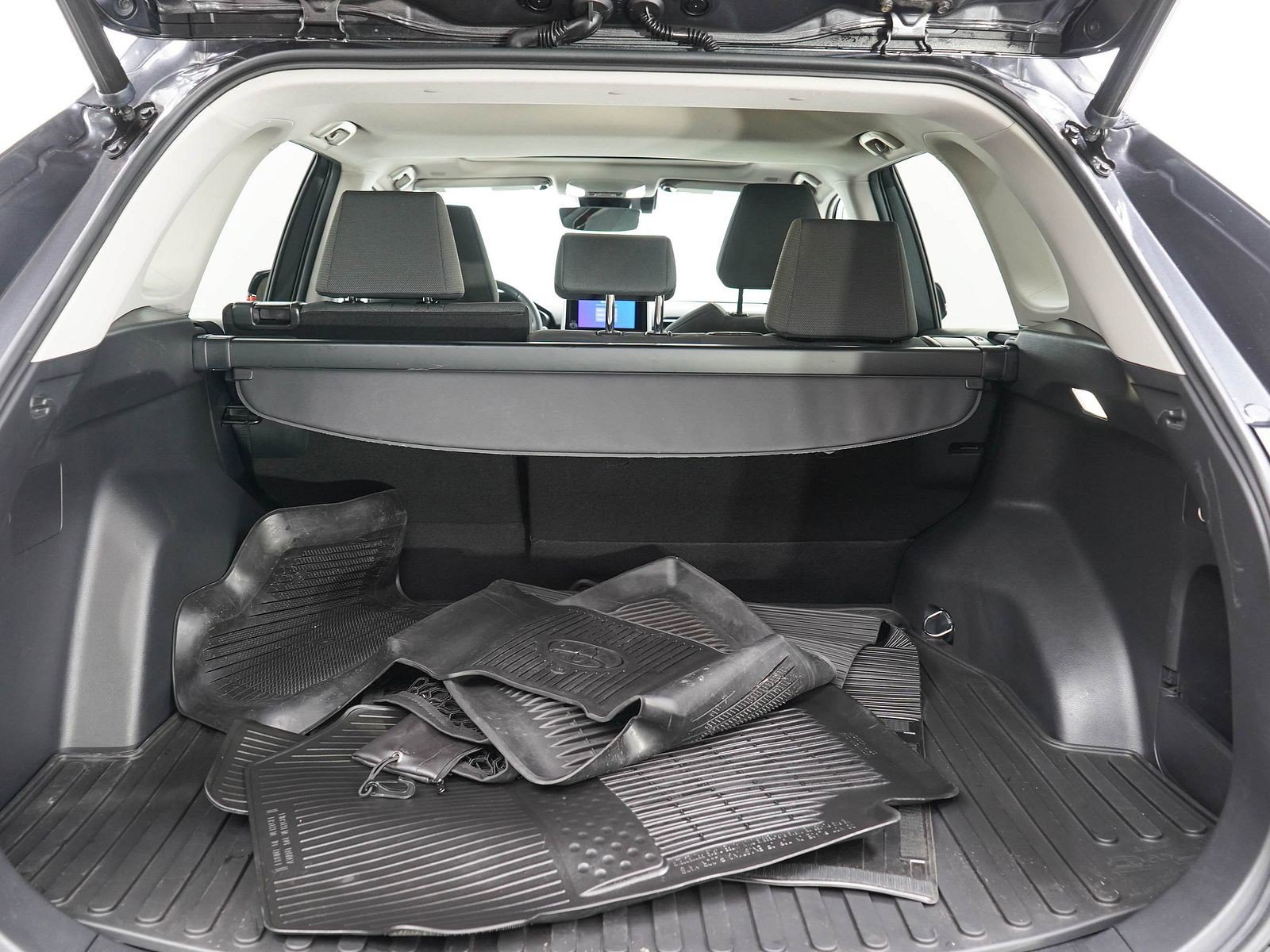 Used 2023 Toyota RAV4 XLE w/ Convenience Package AWD/4WD image 9