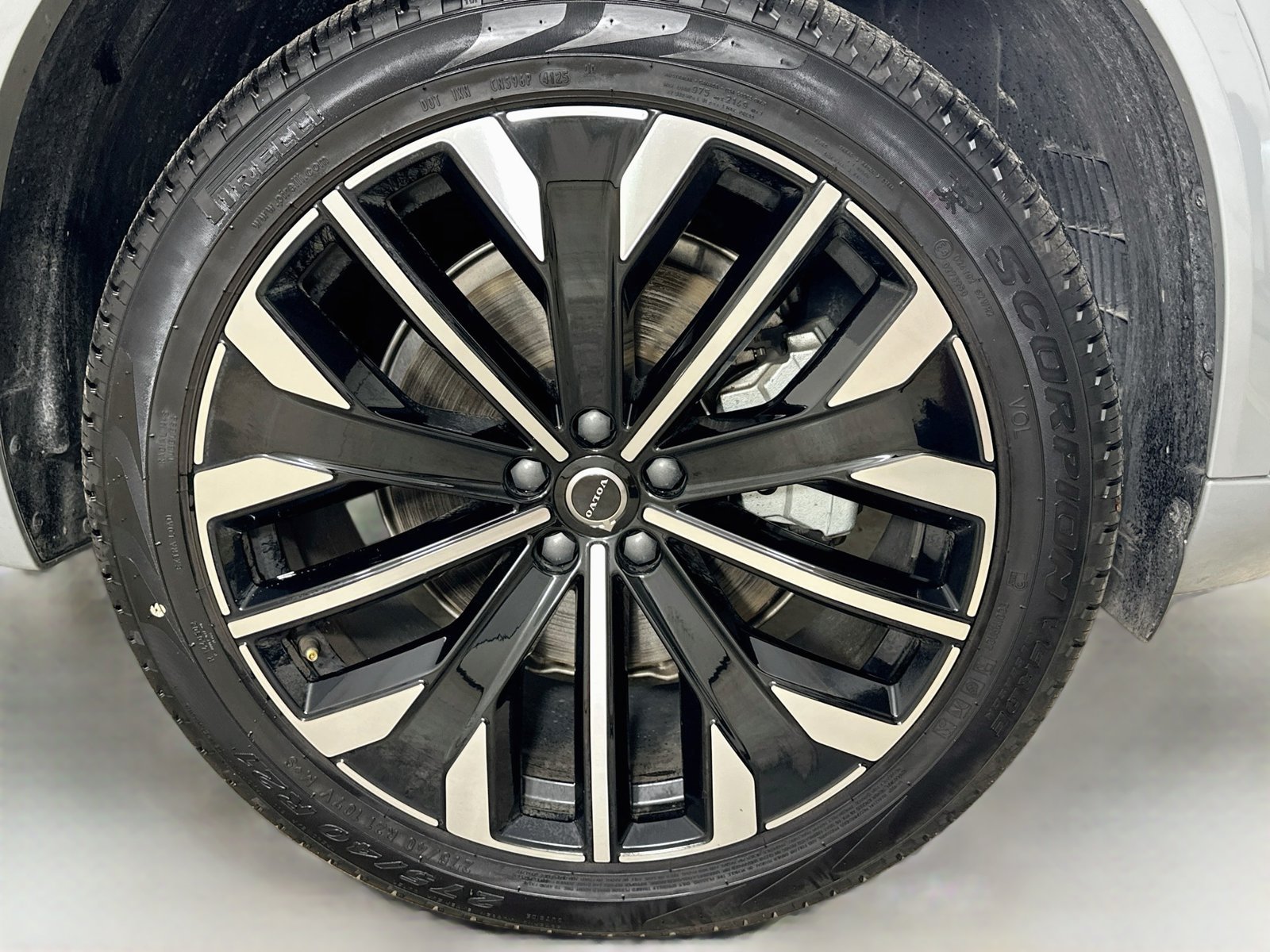 Certified 2026 Volvo XC90 B6 Ultra w/ Protection Package AWD/4WD image 10
