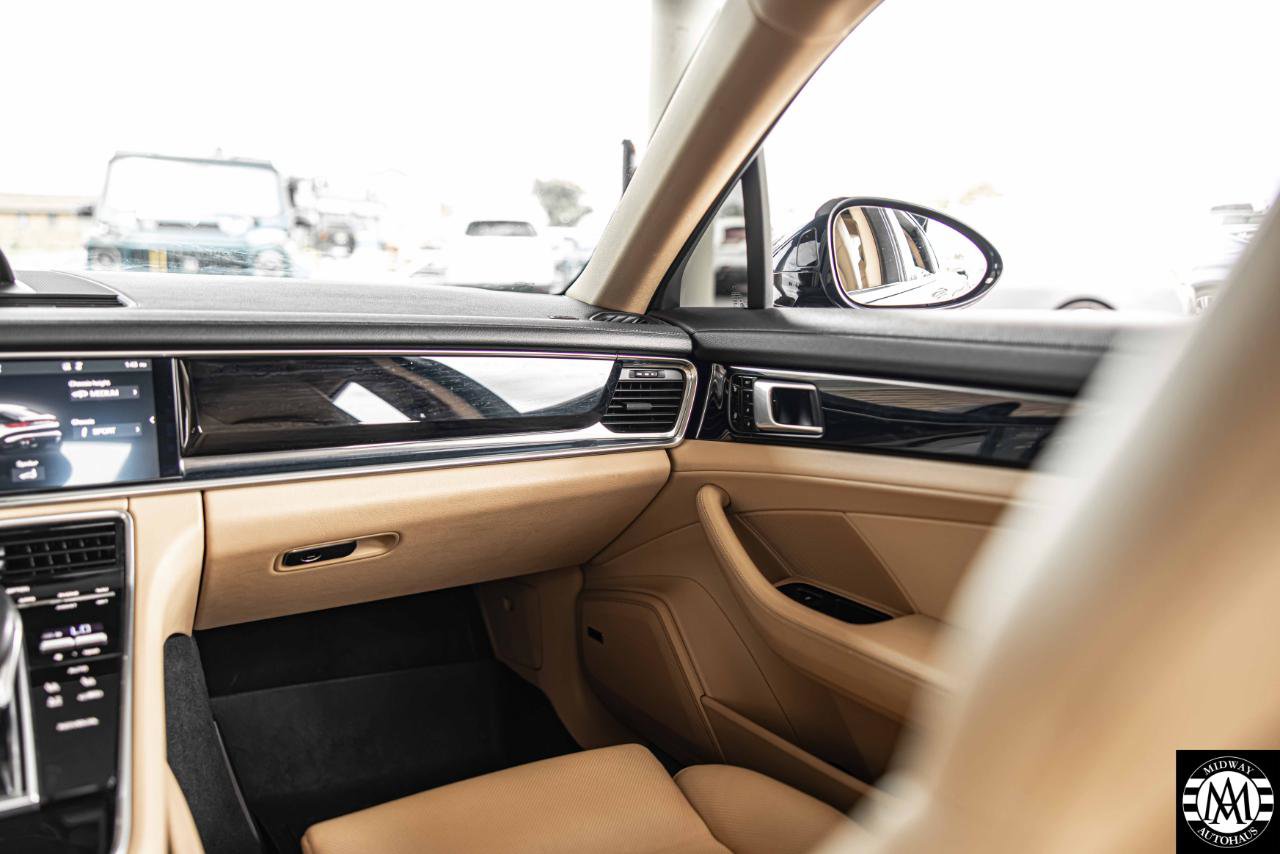 Used 2018 Porsche Panamera 4 AWD/4WD image 36