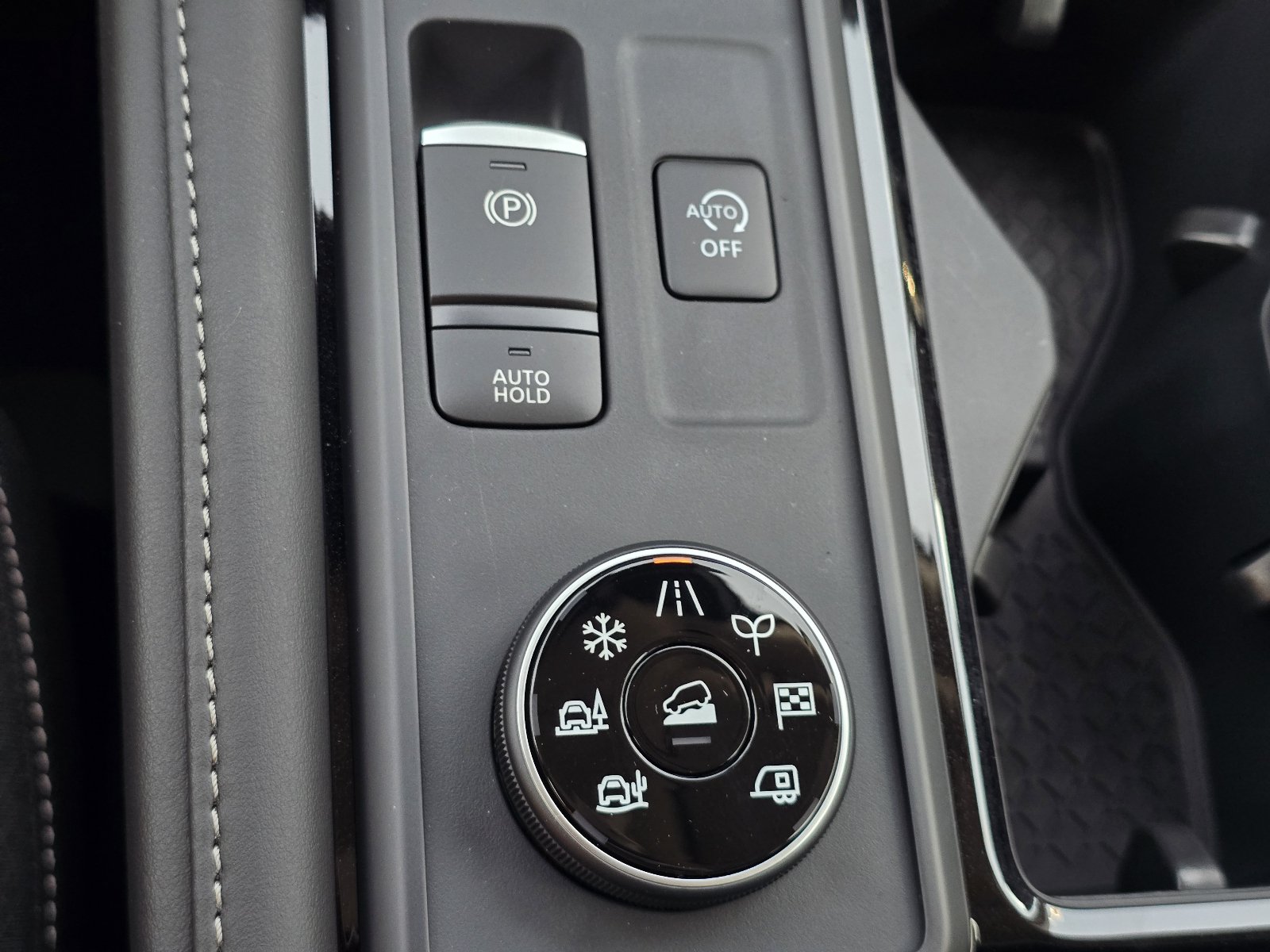 New 2026 Nissan Pathfinder SV AWD/4WD image 22