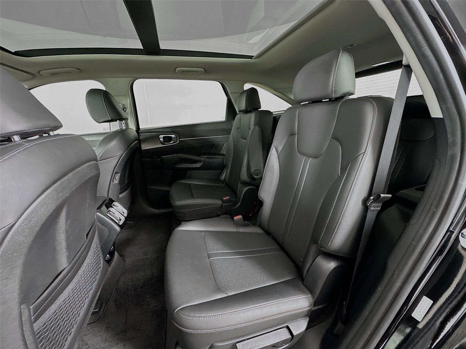 Used 2023 Kia Sorento SX image 36
