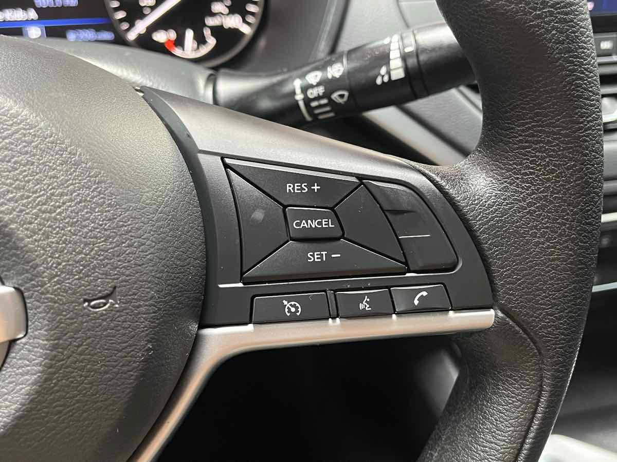 Used 2022 Nissan Altima 2.5 SV FWD image 14