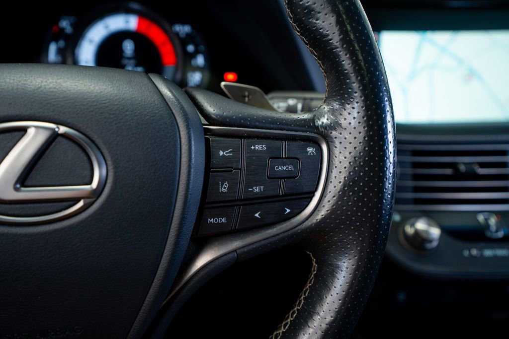 Used 2018 Lexus LS 500 F Sport w/ Accessory Package (Z2) image 40