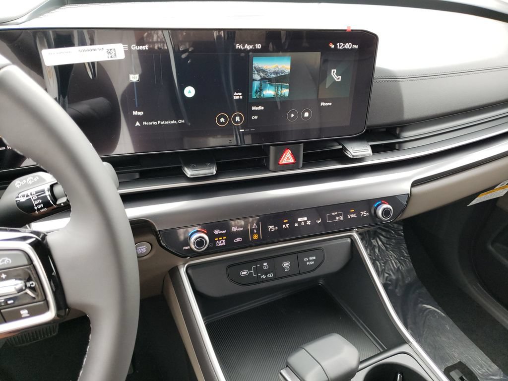 New 2026 Kia Carnival FWD image 17