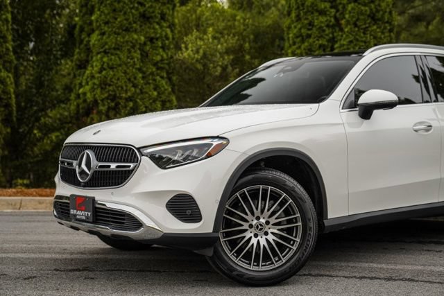 Used 2023 Mercedes-Benz GLC 300 image 3