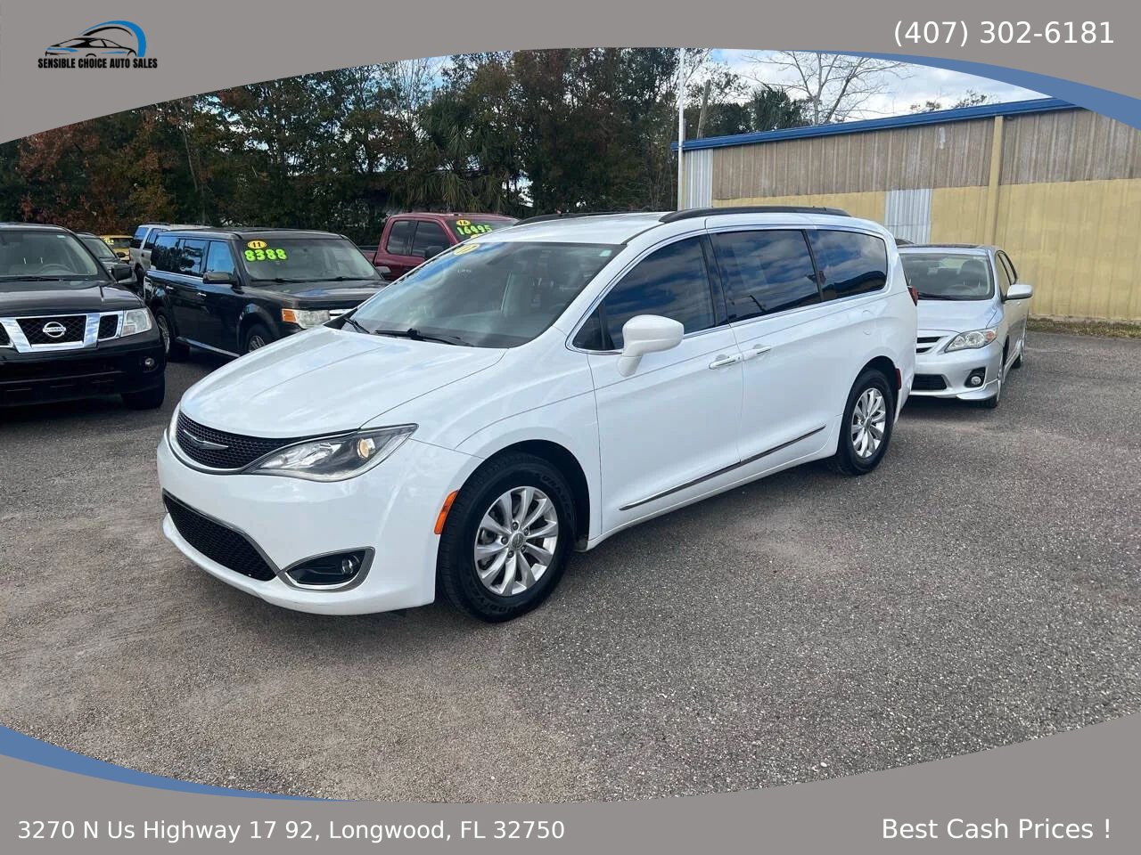 Used 2017 Chrysler Pacifica Touring-L FWD image 1