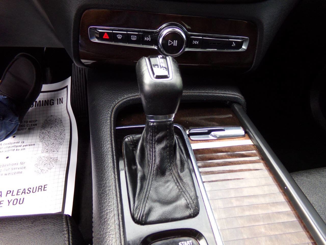 Used 2016 Volvo XC90 T6 Momentum w/ Momentum Plus Package image 43