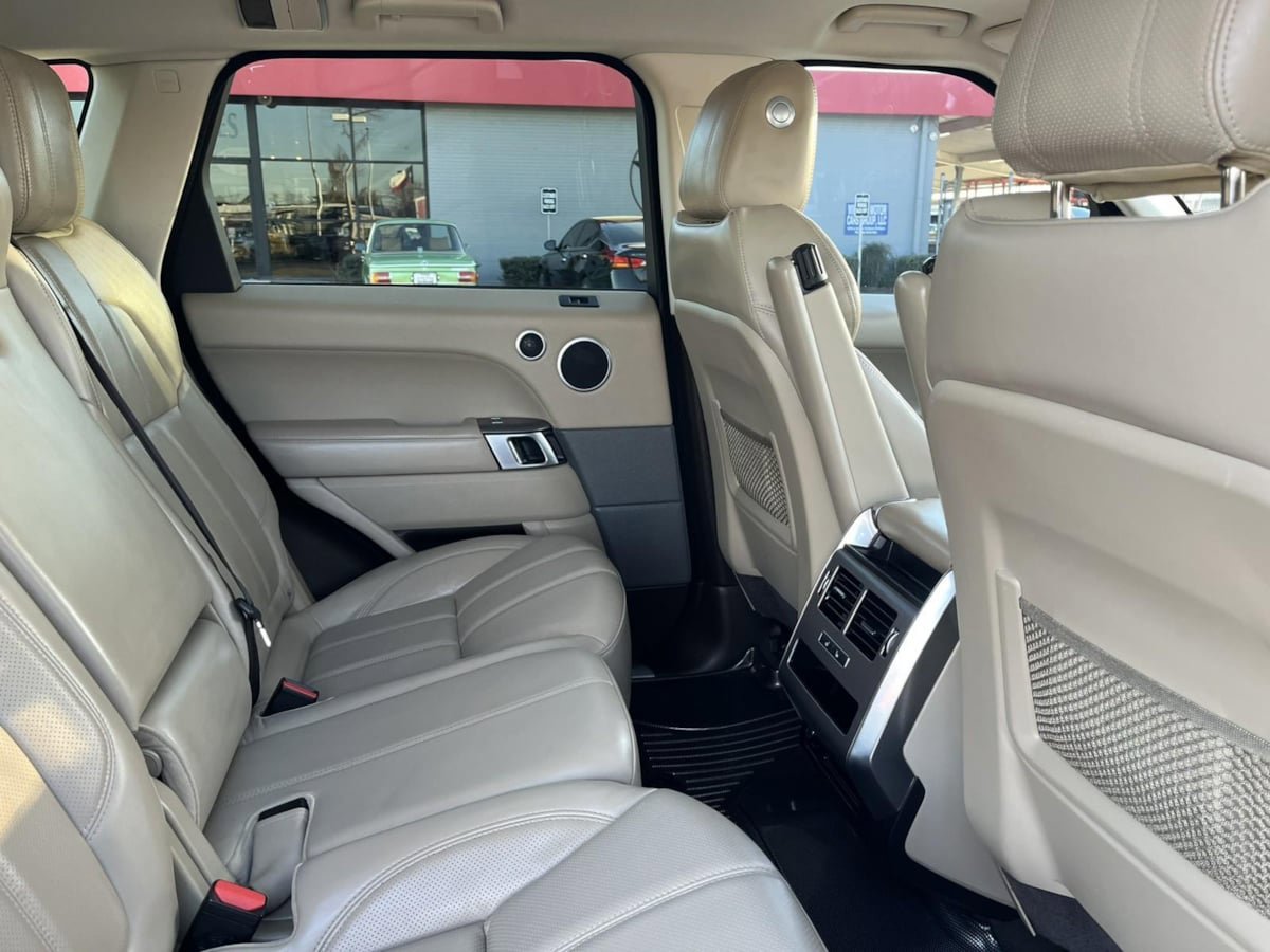 Used 2017 Land Rover Range Rover Sport HSE AWD/4WD image 33