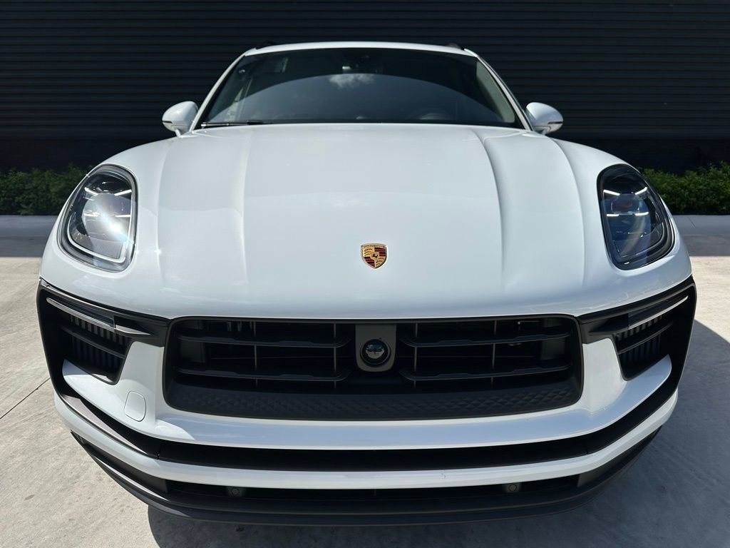 Certified 2025 Porsche Macan S image 7