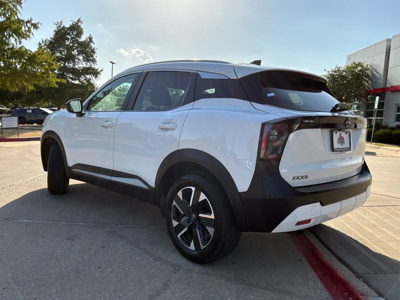 Used 2026 Nissan Kicks SV w/ Cold Weather Package AWD/4WD image 8