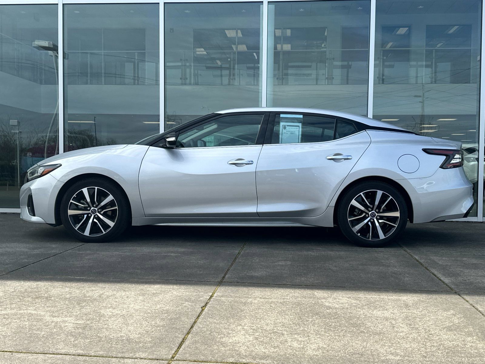 Used 2023 Nissan Maxima SV w/ Floor Mat Group image 6