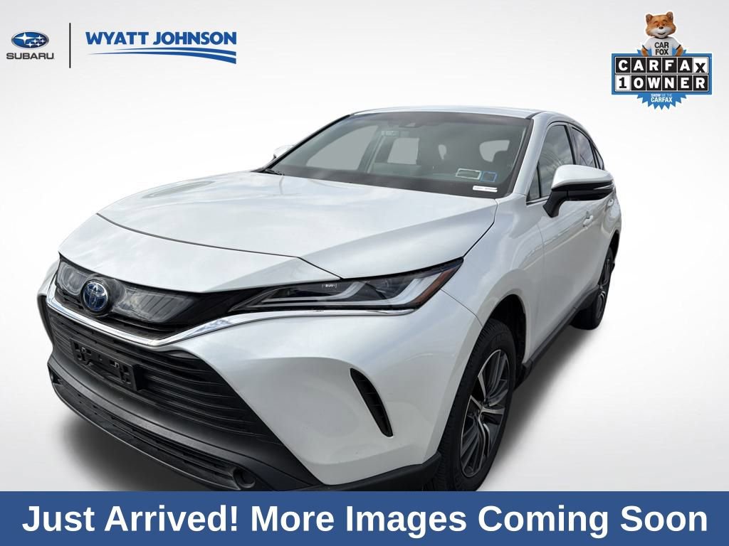 Used 2023 Toyota Venza LE image 1