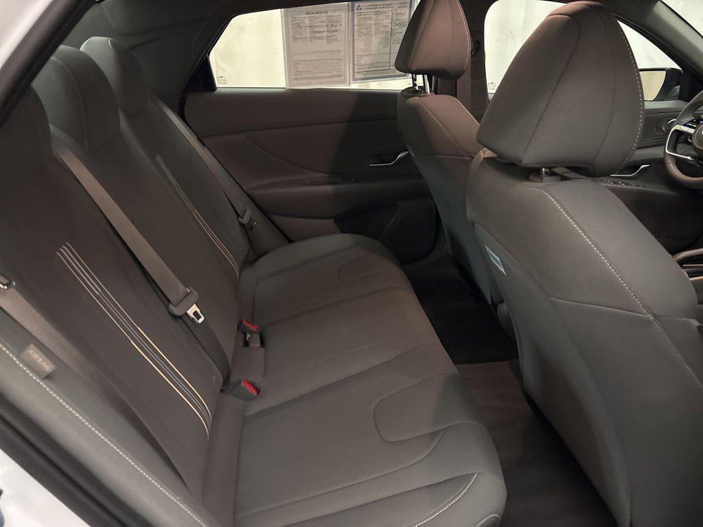 New 2025 Hyundai Elantra Sport image 21