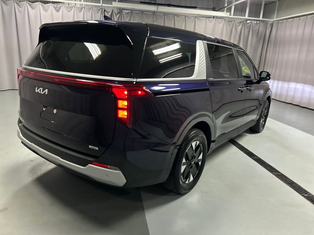 Used 2025 Kia Carnival LXS FWD image 7