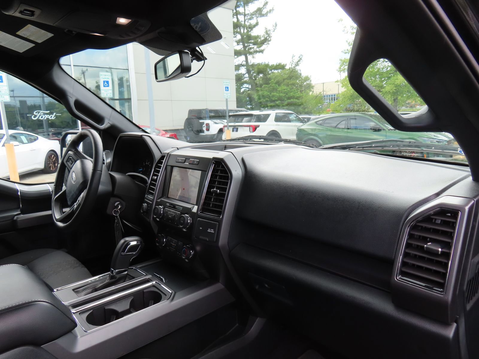 Used 2020 Ford F150 XLT w/ Equipment Group 302A Luxury AWD/4WD image 18