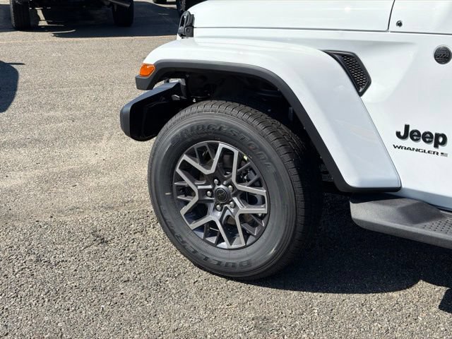New 2026 Jeep Wrangler Unlimited Sahara AWD/4WD image 6