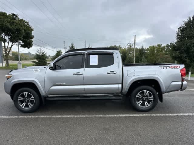 Used 2017 Toyota Tacoma TRD Sport w/ Premium & Technology Package AWD/4WD image 2