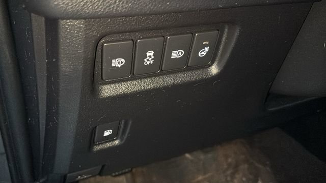 Used 2023 Lexus GX 460 Premium w/ Accessory Package image 14