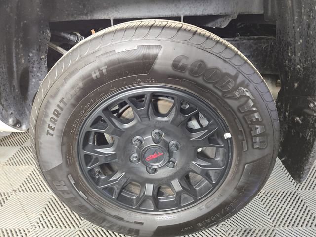 Used 2025 Toyota Tacoma SR5 AWD/4WD image 11