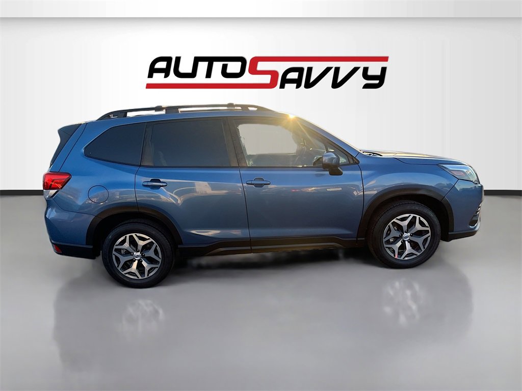 Used 2024 Subaru Forester Premium image 8