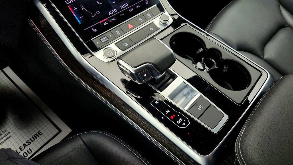 Used 2025 Audi Q7 3.0T Premium Plus AWD/4WD image 17