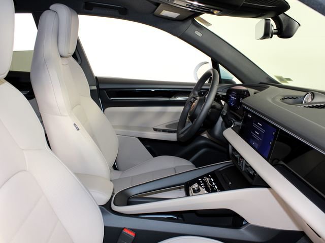 New 2026 Porsche Macan 4 Electric AWD/4WD image 31