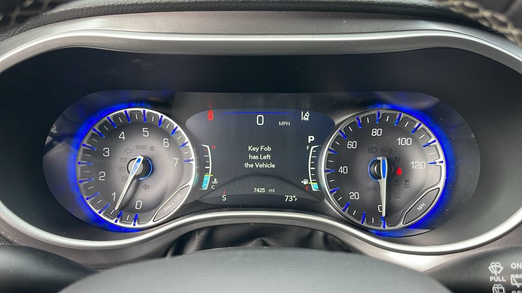 Used 2026 Chrysler Pacifica Select FWD image 21