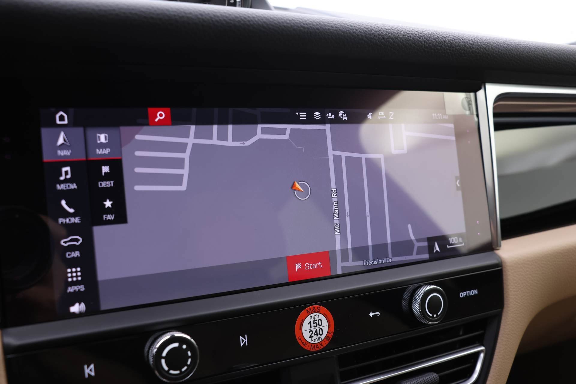 Used 2025 Porsche Macan image 8