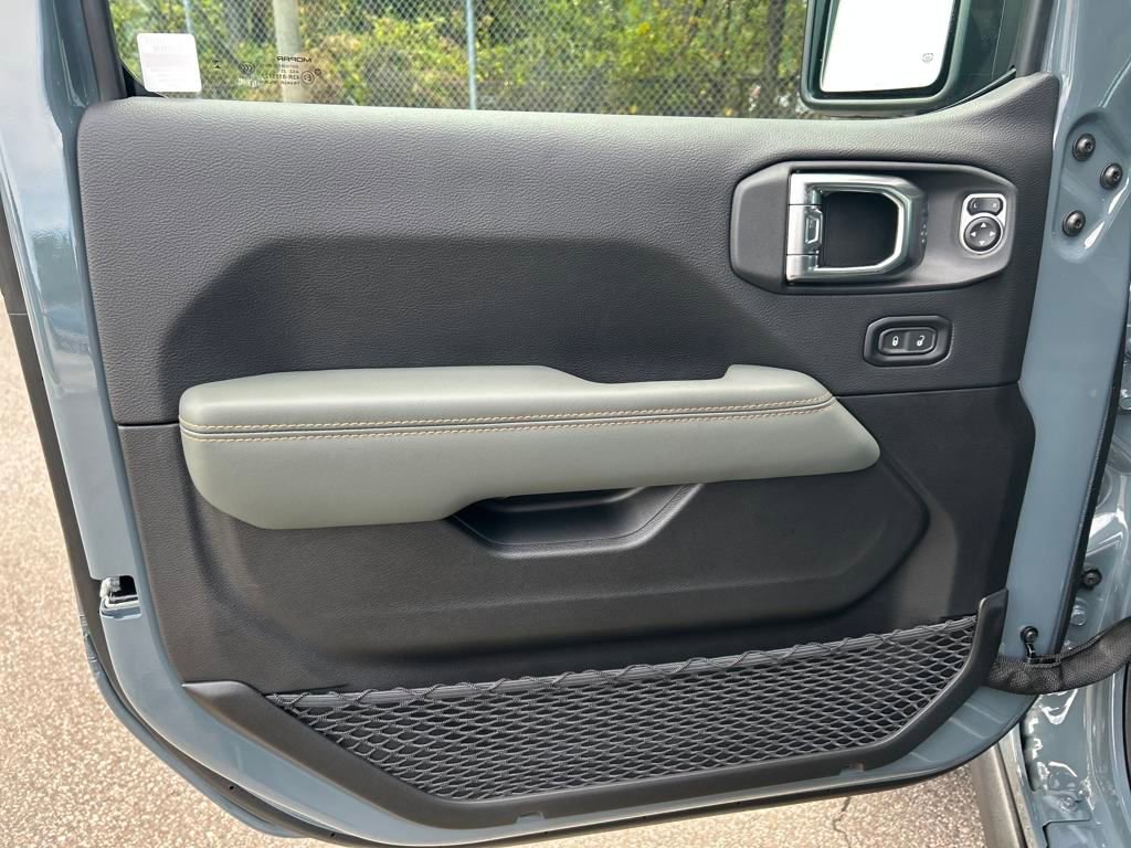 New 2025 Jeep Gladiator Mojave image 12