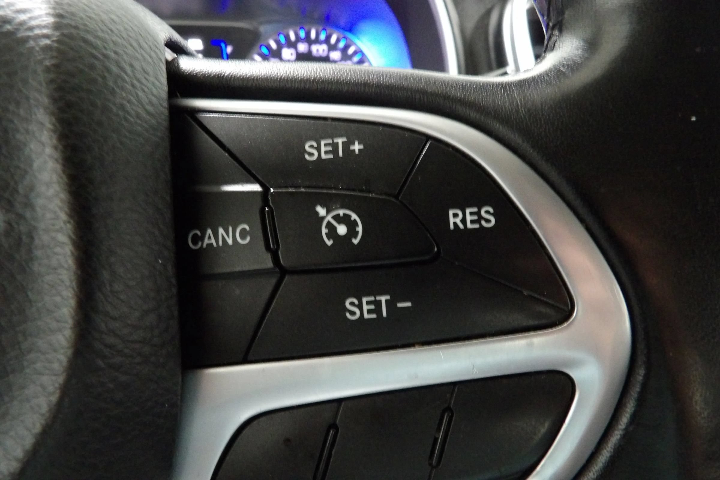 Used 2015 Chrysler 200 Limited w/ Convenience Group FWD image 19