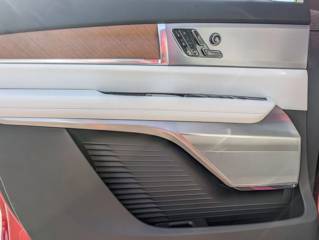 New 2026 Cadillac Vistiq Sport AWD/4WD image 10