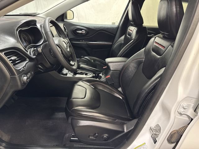 Used 2022 Jeep Cherokee Trailhawk w/ Comfort/Convenience Group AWD/4WD image 10