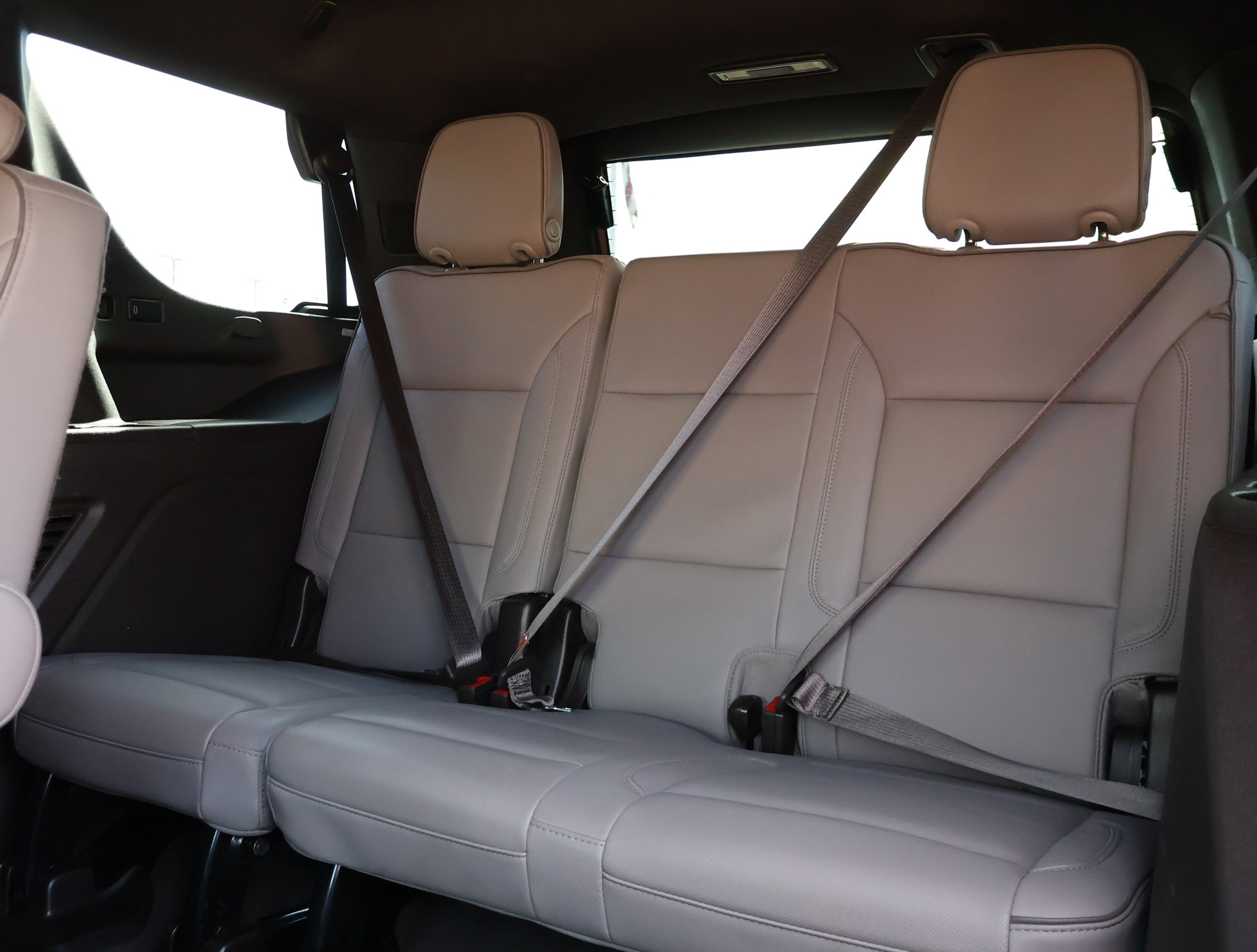 Used 2023 GMC Yukon SLT w/ SLT Premium Package image 26